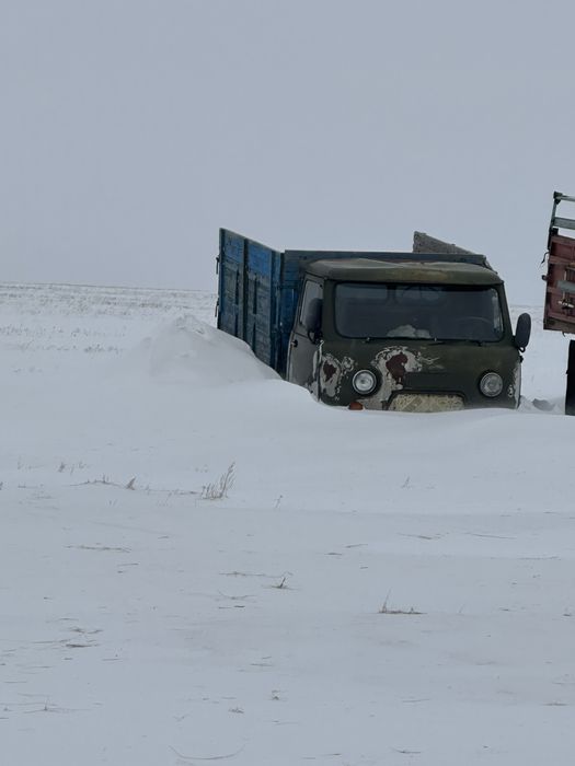 Продам бортовой уаз две единицы