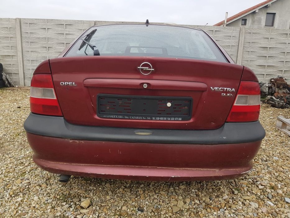 Dezmembrez opel vectra b 2.0 dizel din 2000