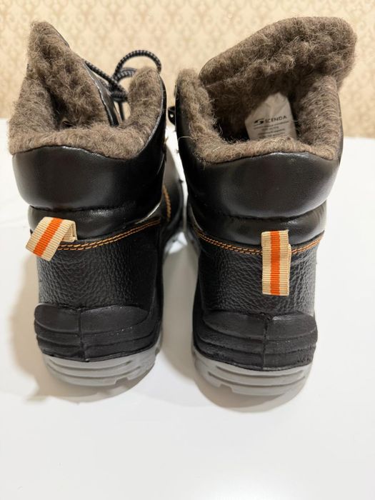 Продам кожаные зимние ботинки