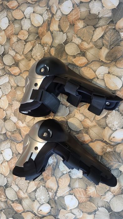 Genunchere  cu balamale noi XL, pentru enduro , motocross   downhill ,ATV. Fabricate în Germania