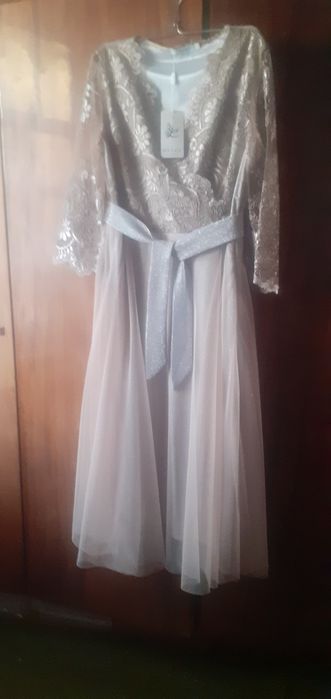 Женская одежда и обувь.