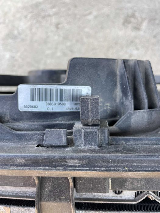 Vand set radiatoare cu electroventilatie . Peugeot 3008  II MOTOR 2 Litri