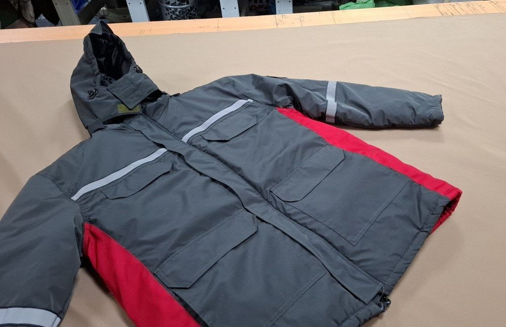 Продаётся плащевка