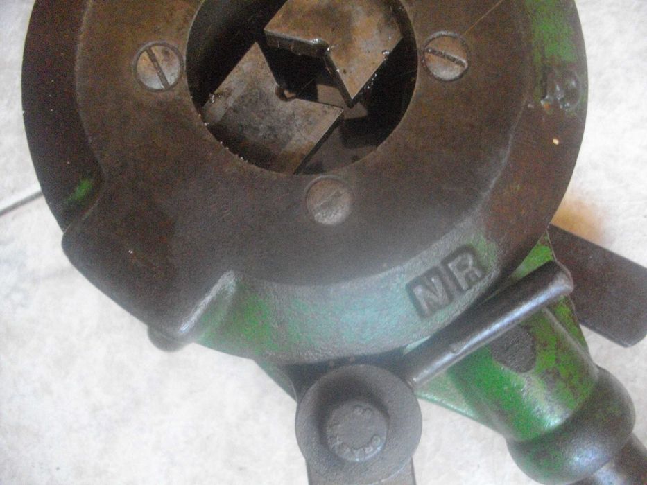 Гилотина Рязане Ламарина Плашка Винторезка Тръби Чук Менгеме Шарнирно