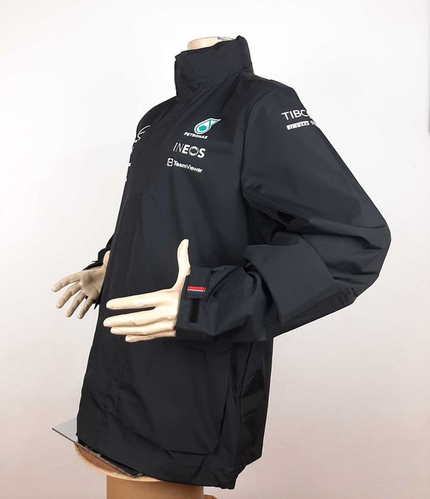 Mercedes AMG F1 Team Rain Jacket - Оригинално мъжко яке