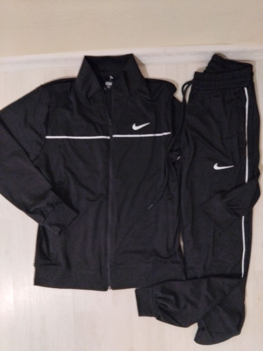 Trening baieti Nike si Adidas