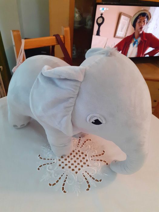 Плюшен слон от H&M. Нов.