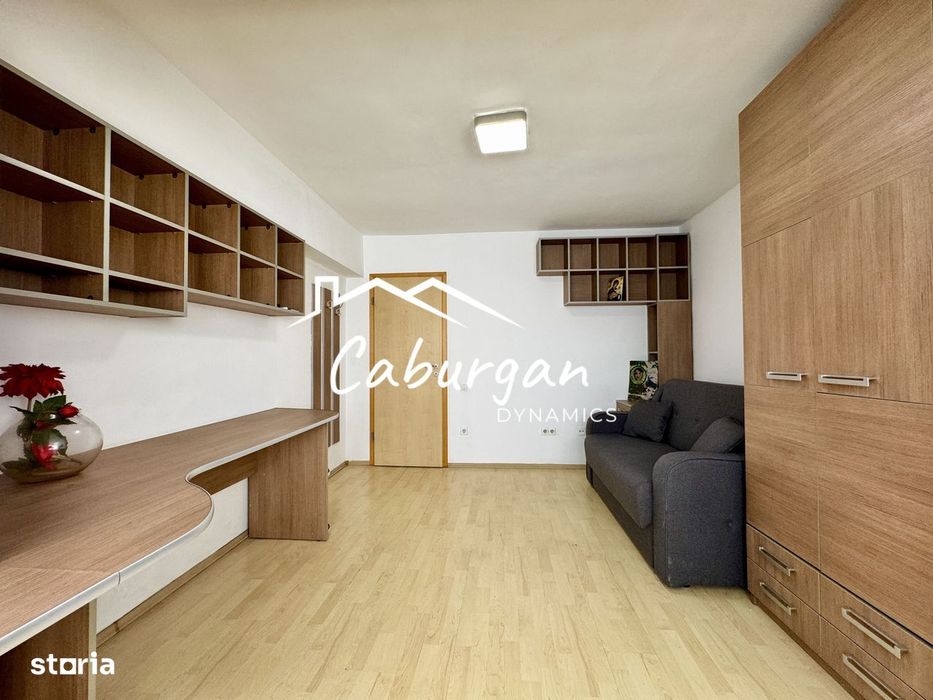 Apartament cu 3 camere, 80mp utili + balcoane, etaj 1/4, lift, Centru
