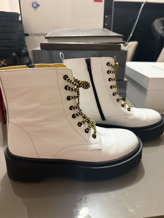 Боти от естествена кожа