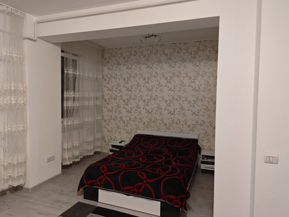 Ofer spre închiriere garsoniera