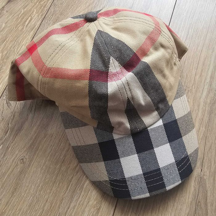 Vand Sapca Burberry