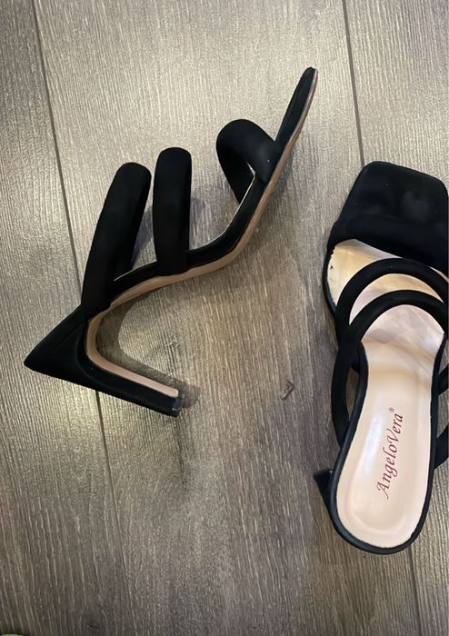 Босоножки женские