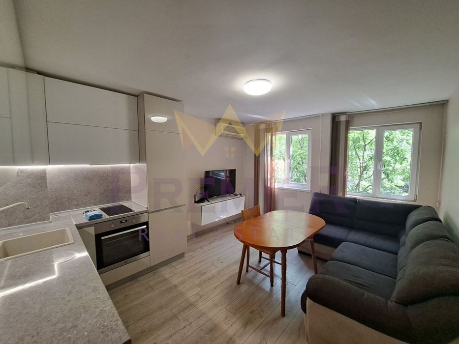 Дава се под наем Двустаен апартамент в Варна, Колхозен пазар - 70 кв.м за 459 € - Снимка #1