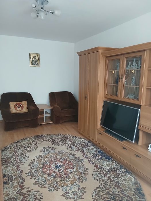 Închiriez apartament 2 camere