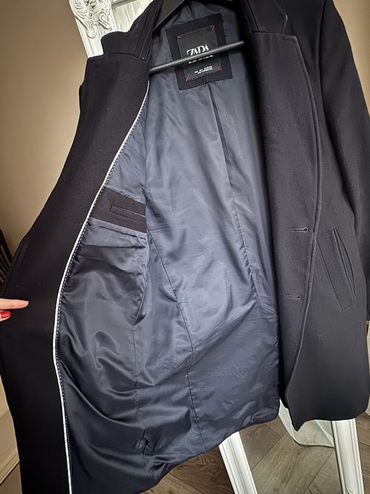 Мъжко тъмносиньо палто Zara