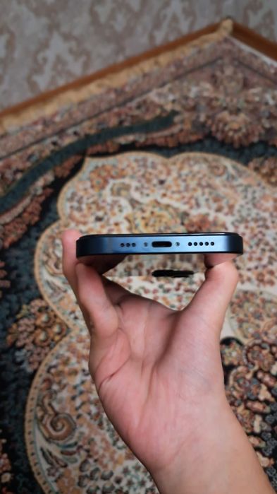 iPhone 13 синий цвет