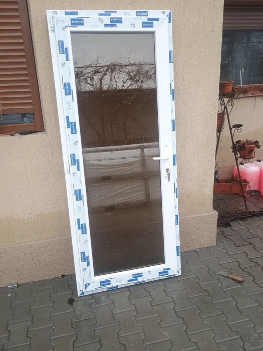 Ferestre si usi termopan.