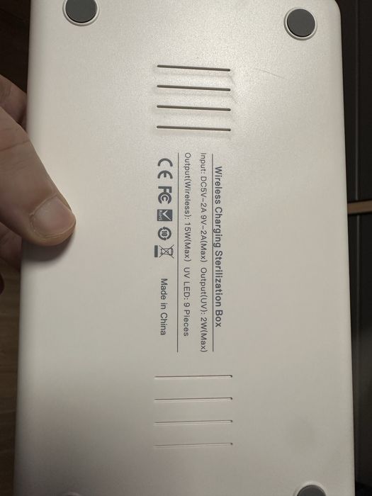 Incarcator wireless cu lampa UV