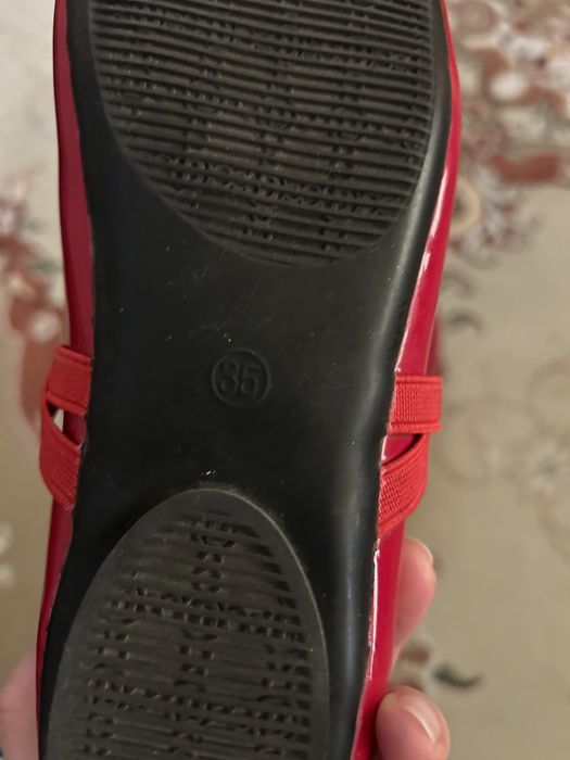 Продаю детскую обувь