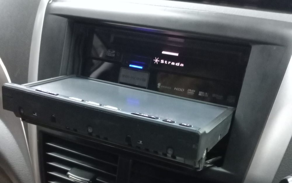 Продам Японскую магнитолу