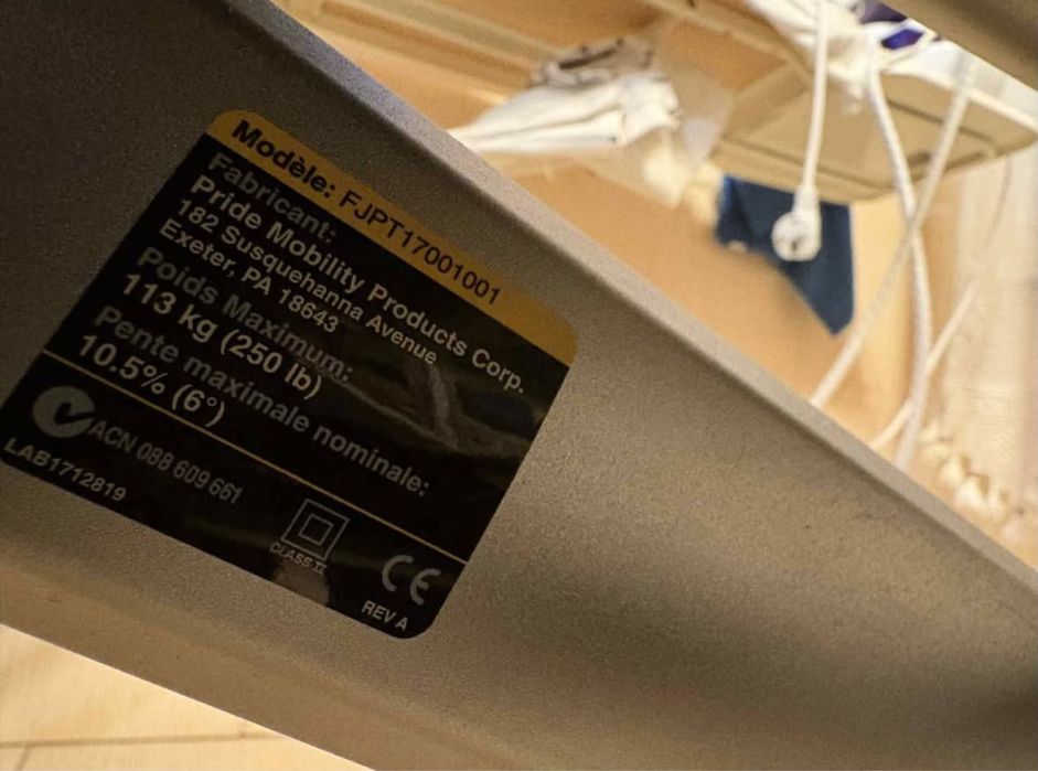 Caruț electric pentru persoane cu handicap Pride Mobility
