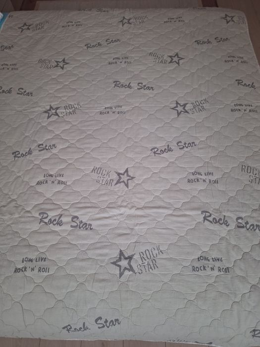 Продам покрывало с постельным комплектом