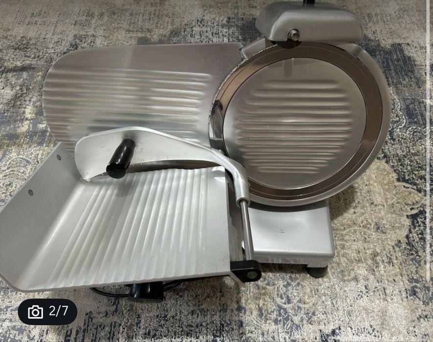 Продаётся электрическая ломтерезка