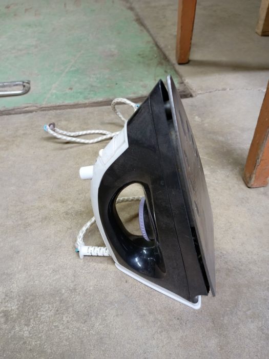 Продам утюг для дома б/у