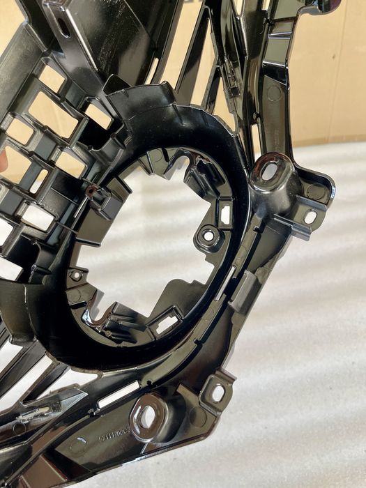 Решетка радиатора (верхняя) Camry 75 Камри 75