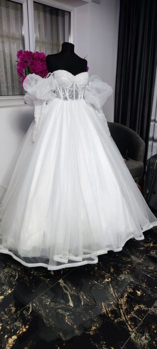 Închiriez manechin mire/mireasa