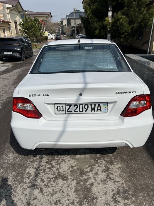 Nexia 2.    1,6 dons zoʻr holatida kraskasi toza gaz qoyilmagan