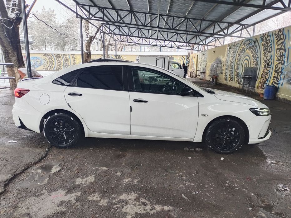 Monza Turbo 2023 yil  24.000km yurgan  17.500