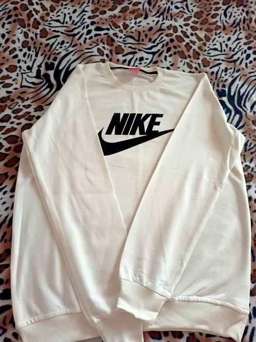 Оригинална блуза ,, Nike""