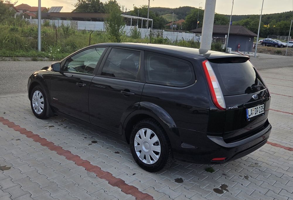 FORD Focus 2011 — imagine 5