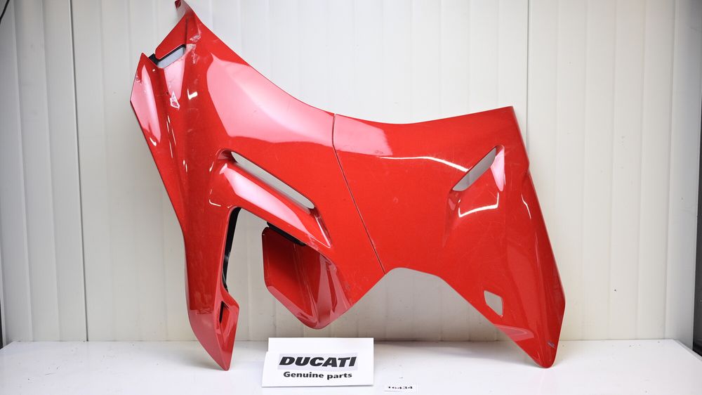 Carena Lateral Dreapta Inferioara Si Superioara Ducati Supersport 950