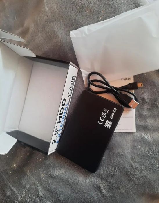 NOU HDD extern 256 GB cablu inclus