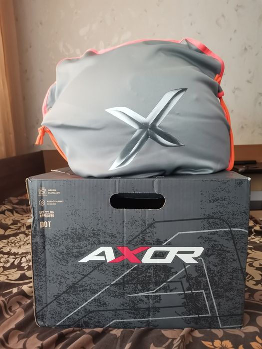 Каска за мотор Axor Apex Venomous с очила