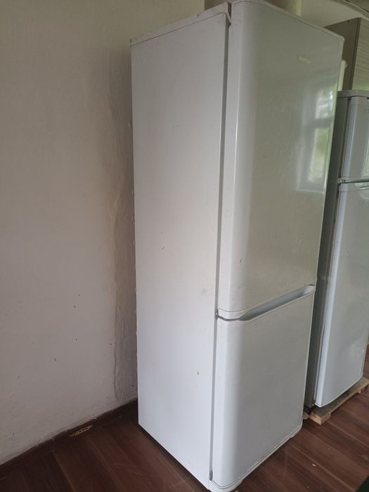 Холодильник Бирюса