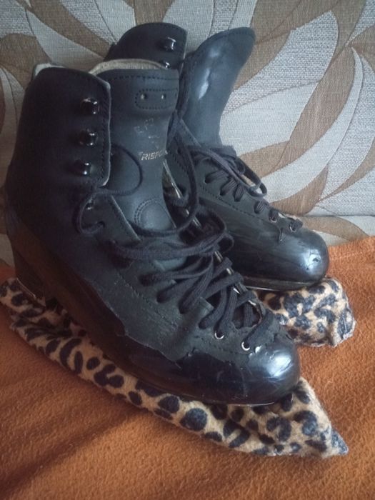 Продам  фигурные коньки