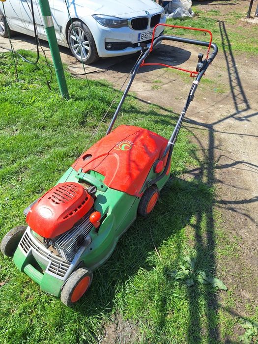 Masina Tuns Gazon Brill Germania cu Tractiun