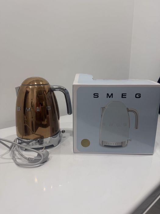 Продам чайник Smeg
