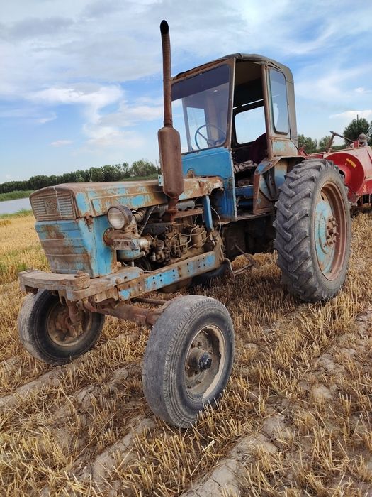 T28 traktor sotiladi xolati yaxshi xechqayerida kamisi yoq