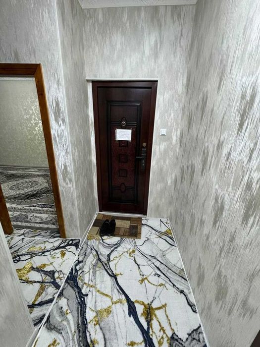 3 хоналик килинган квартира  1 кават 6 микр, 70 остановка