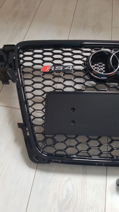 Grila-Fagure-RS4-Look-Audi-A4-B8-2008-2012-Neagra-Lucios-Premium-Noua