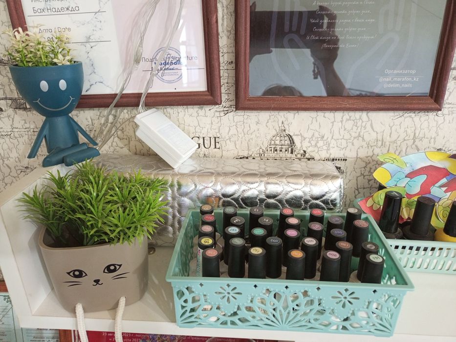 Продам все для маникюра