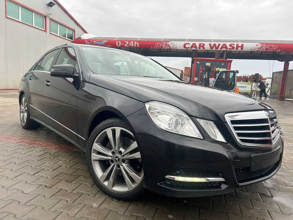 Mercedes Benz E 300 BlueTEC Hybrid