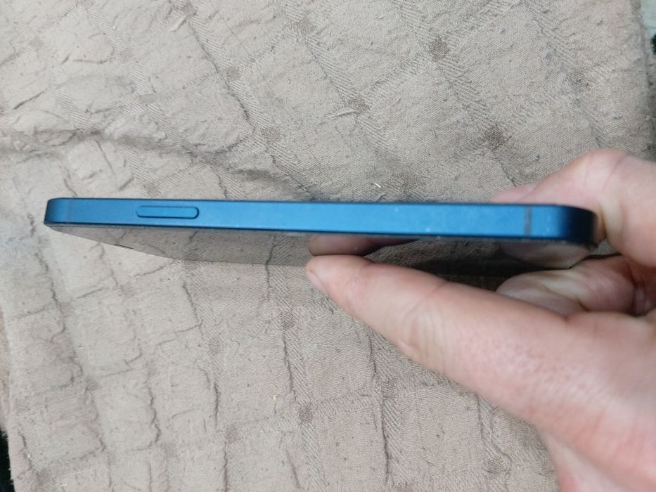 Продам Айфон iPhone 12 128gb