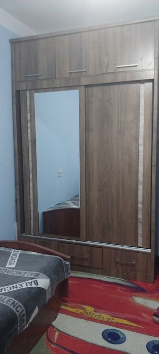 Кровать и шкаф движен двер