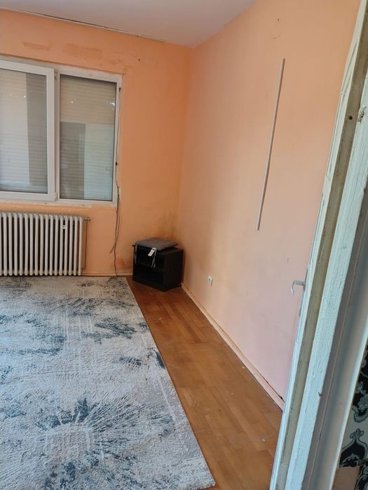 Garsonieră de vânzare