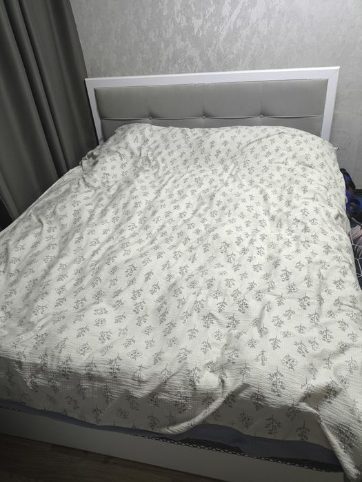 Продам спальный гарнитур